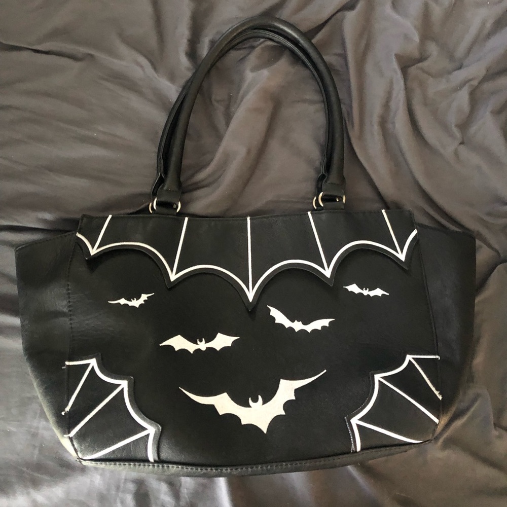 Lightweight faux leather bat tote
